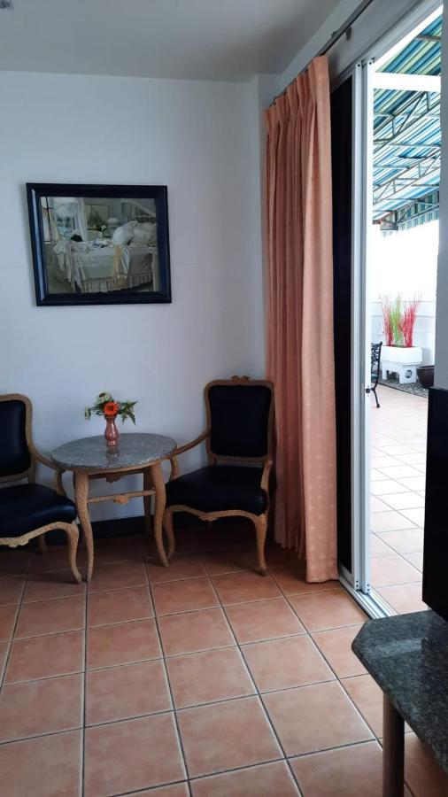 Swiss Food Restaurant And Room For Rent Pattaya Buitenkant foto