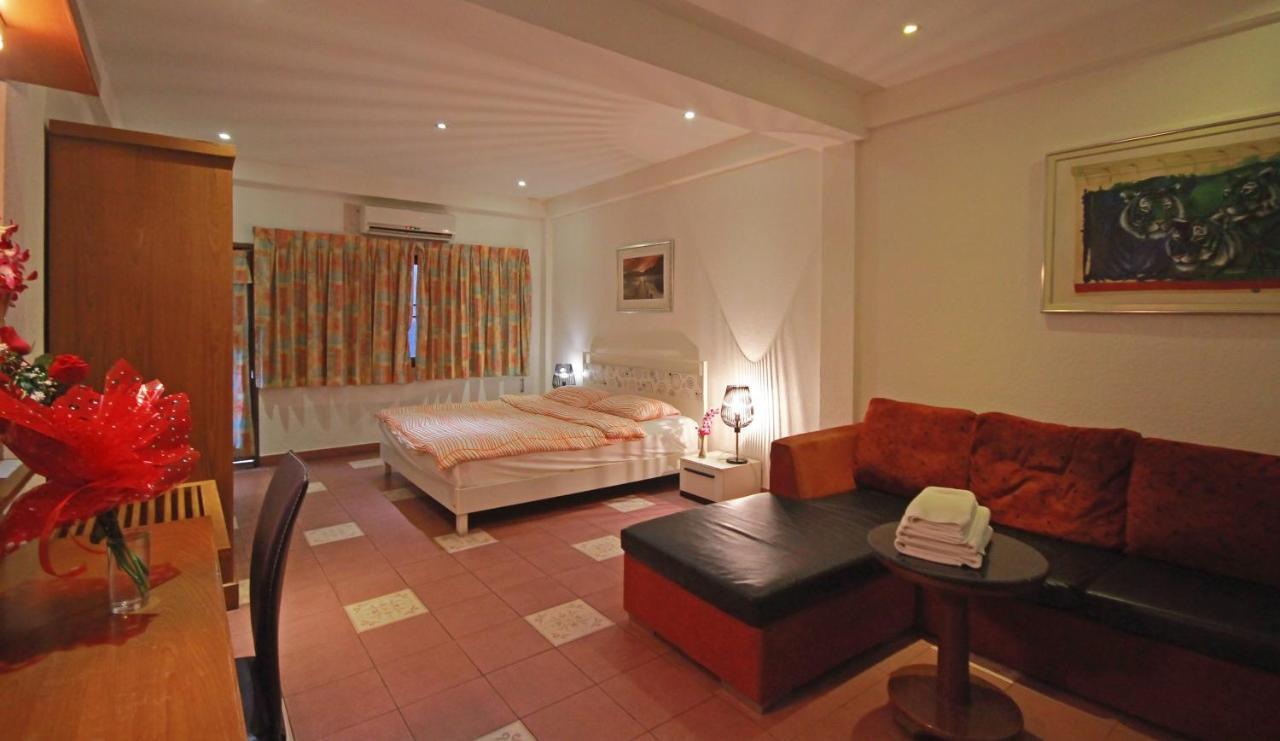 Swiss Food Restaurant And Room For Rent Pattaya Buitenkant foto