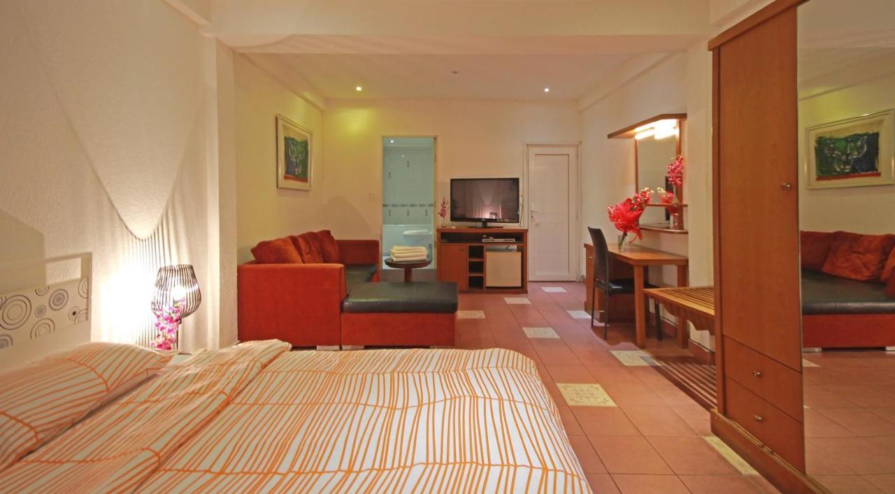 Swiss Food Restaurant And Room For Rent Pattaya Buitenkant foto